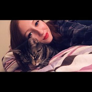 Meet your Posher, April